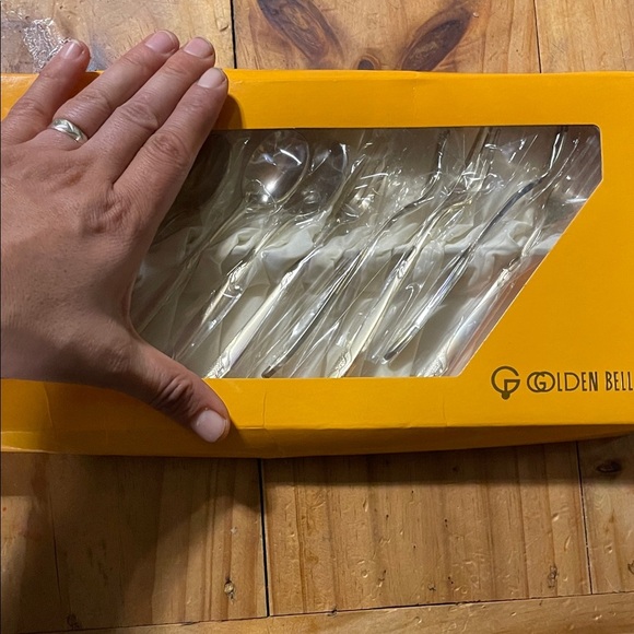 Premium Silver Flatware Set - Picture 8 of 9